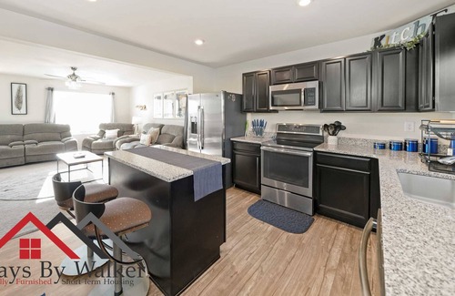 Fort Mill House | StaysByWalker Modern 3BR! Office/King Bed/1G Wi-Fi