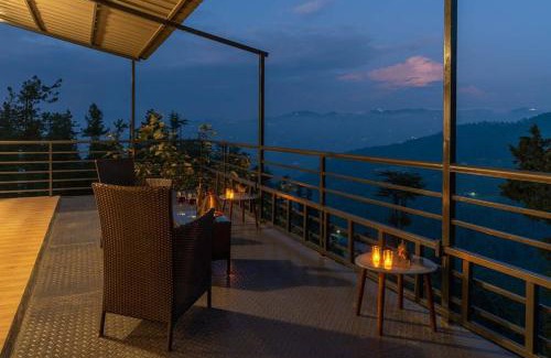 Tohana Apartment | StayVista at Eastbury 3BR w incredible views