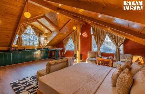 New Manali Apartment | StayVista at Johnson Studios with Views and Wi-Fi