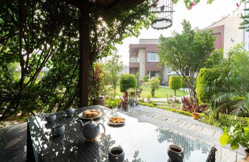 Jammu Villa | StayVista at Meeraas with Balcony, Heater & Lawn