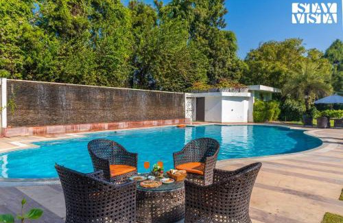Bhiwadi Villa | StayVista at The Manvi Estate - Pool, WiFi & Bonfire