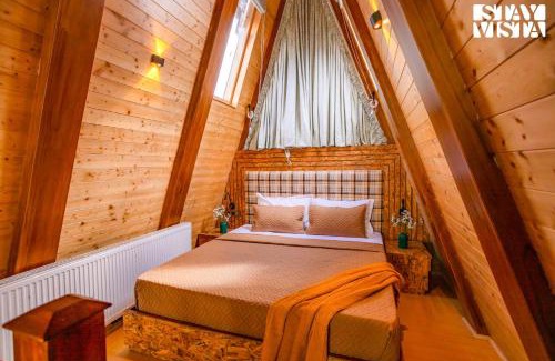 Srinagar Villa | StayVista's Frozen Fall at Frostflare Cottages - Jacuzzi