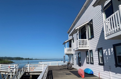 Skamokawa Condo | Steamboat Slough Sunrises - spacious riverfront condo with spectacular views.