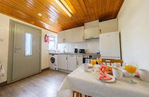 Trim Apartment | Steepleview 2 Bedroom