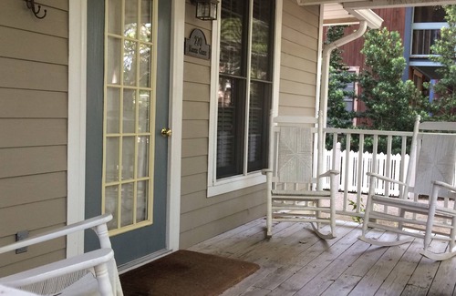 Steinhatchee Cottage | Steinhatchee Landing-Jasmine B -Creekside- Dog Friendly - Third Night Free