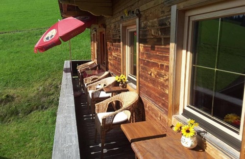 Stummerberg House | Steinwandhütte - Comfort hut in a dream location at 1200m