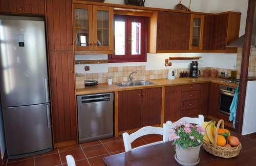 Paros House | Stella Maria, house @the airport with private pool, and swingset in the garden