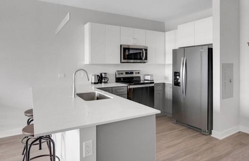 Arlington Heights Apartment | Stellar Arlington Heights 2BR w/ Gym & Dog Spa, near Metro, by Blueground