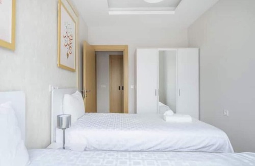 Basaksehir Apartment | Stellar - Chic & Modern 2BR Condo w/ Parking & Gym
