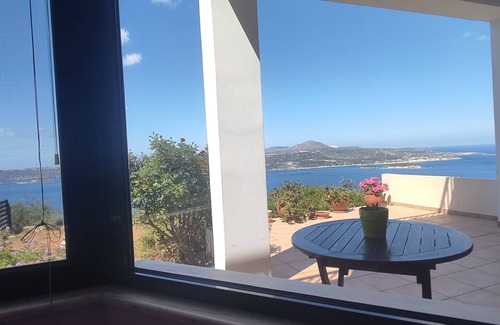 Megala Chorafia Villa | Stella’s maisonette is situated in Aptera. It covers a surface of 117