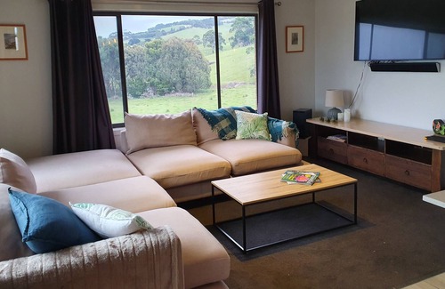 Apollo Bay House | Stellavista - Great views, wifi, easy walk to beach and town