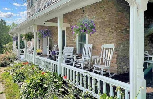 Clintondale Apartment | Step into history & unwind at Elixir apt a charming 🏡 at the❤️of NYHudson Valley