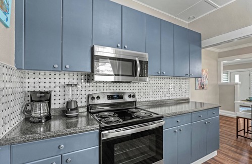 Gillespie Park House | Step into the charm of yesteryear with the modern comforts of today at City Cottage!