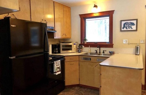 West Glacier Cabin | Steps Away Cabin #2, BeautifulViews in GlacierPark