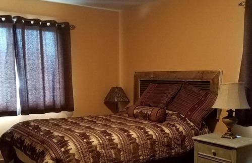 Gardiner Condo | Steps away from Yellowstone Park
