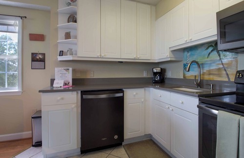 Folly Beach Condo | Steps from Center Street w/River Views and Pool~ Palm Cove