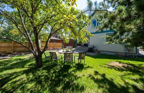 Cody House | Steps from Downtown Cody - Spacious home that sleeps 10!