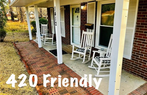 Fayetteville House | STEPS from FSU campus; just miles from I-95, I-295, Ft.Bragg & Downtown