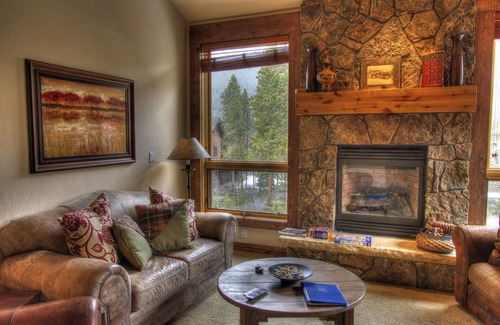 Keystone House | Steps from Heated Pool and Minnie's Cabin. Close to Keystone Ski Shuttle