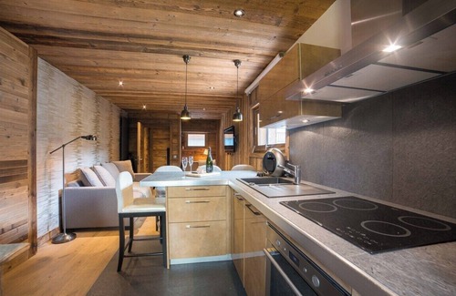 Le Planellet Apartment | Steps from Megève Rink & Chamois Gondolas
