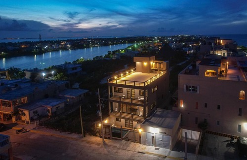 Colonia Meteorologico Apartment | Steps From Ocean with Pool!