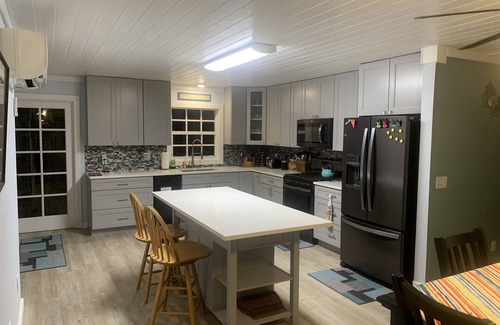 Green Turtle Estates House | Steps From Private Beach, Sleeps 10, Hot Tub In The Deck, Centrally Located