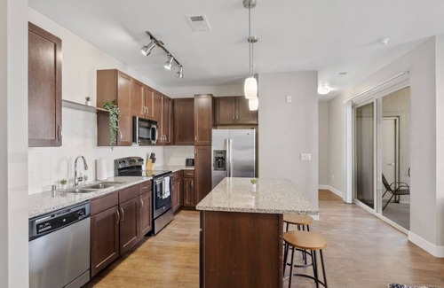 Lone Tree Apartment | Steps From Sky Ridge Medical!