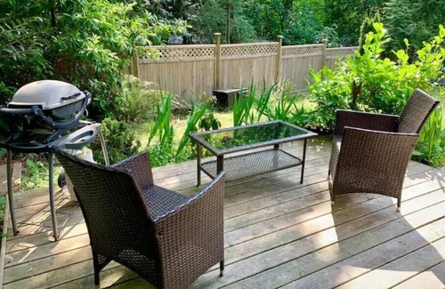 Bowen Island Cottage | Steps from Snug Cove beautiful cottage surrounded by parks and waterfall nearby