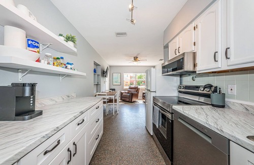 Indian Rocks Beach Apartment | Steps from the Beach | 3BR Retreat + Pool