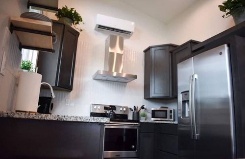 Travelers Rest House | ✨ Steps from the Swamp Rabbit Trail, Tandem Coffee, Topsoil and more.