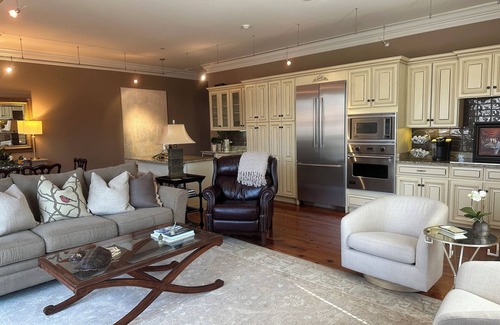 Oxford Condo | Steps from the Square