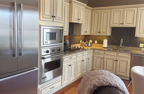 Oxford Condo | Steps from the Square