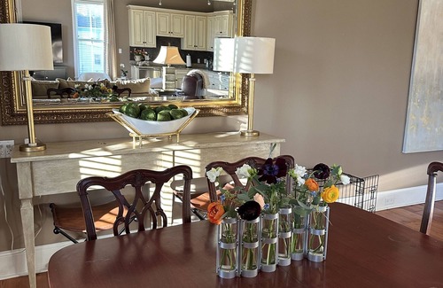 Oxford Condo | Steps from the Square