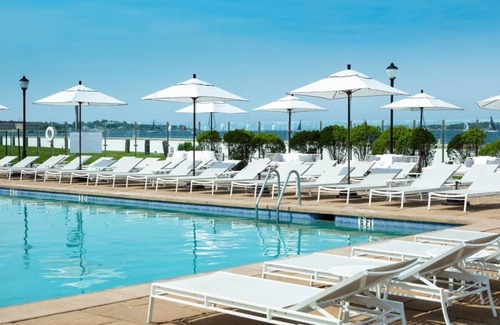 Goat Island Hotel | Steps to Adventure! Pool, Onsite Restaurant, Gym, Near Scenic Spots!