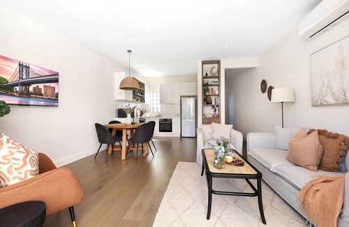 Newcastle East House | Steps to Beach, Bites and Bars. Squeaky clean stay!