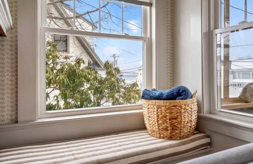 Ogunquit House | Steps to Beach & Downtown OGT | Porch w Ocean View