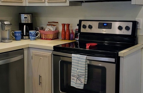 St. Augustine Beach Villa | STEPS TO BEACH!POOLS,TENNIS,2BR/2BA VILLA,CLEAN,QUIET,WIFI 5STAR REVIEWS!