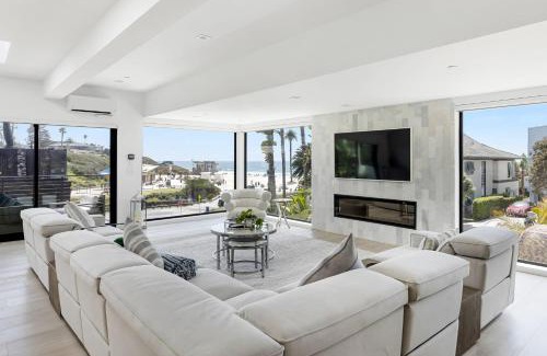 Encinitas House | Steps to BeachShops Oceanview Hot TubFirepit Moonlight Modern by AvantStay