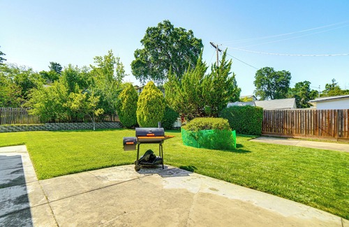 Lakeport House | Steps to Clear Lake: Hot Tub Haven in NorCal!