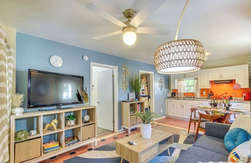 DeLand Condo | Steps to Downtown: DeLand Condo w/Porch & Yard