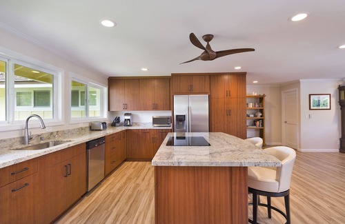 Kailua House | Steps to Kailua Beach- Heated Pool- Air Condition-7 Night Min Stay-CONTACT HOST