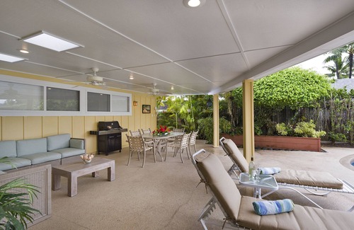 Kailua House | Steps to Kailua Beach- Heated Pool- Air Condition-7 Night Min Stay-CONTACT HOST