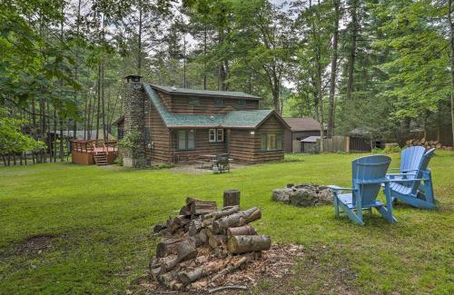Tafton House | Steps to Lake Tafton Cottage with Fire Pit and Grill