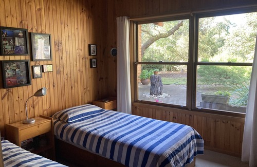 Aireys Inlet House | Steps to Sunnymead Beach