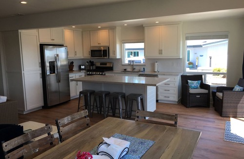 Cayucos House | Steps to the beach! Clean, white, crisp+hot tub for a relaxing getaway!