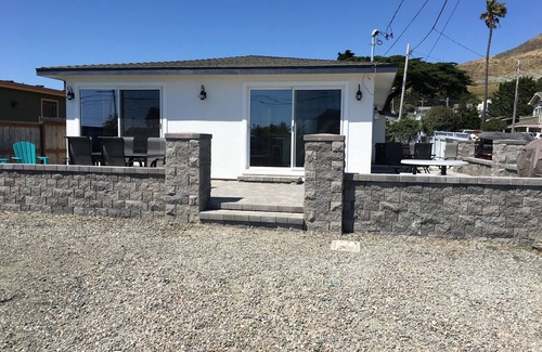 Cayucos House | Steps to the beach! Clean, white, crisp+hot tub for a relaxing getaway!