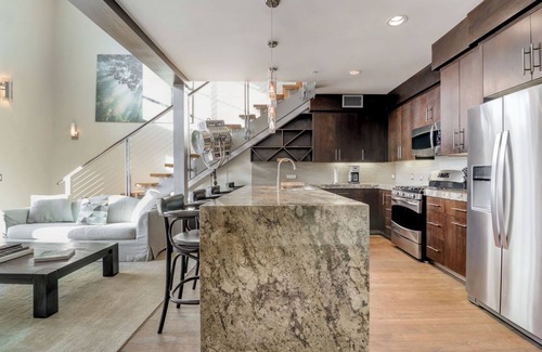 Encinitas Condo | Steps to the Beach – Downtown Encinitas Townhouse
