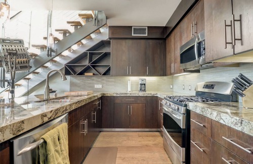 Encinitas Condo | Steps to the Beach – Downtown Encinitas Townhouse