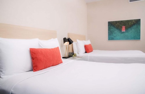 Isla Verde House | Steps to The Beach! Near Condado Lagoon, Pool, Jet Skiing, Kayaking