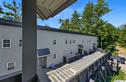 Ucluelet Apartment | Steps to the Beach & Wild Pacific Trail! ⎮Sandpiper